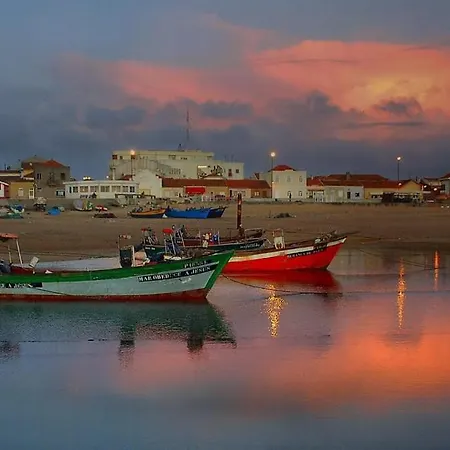 One Step From The Beach, Praia Da Aguda *